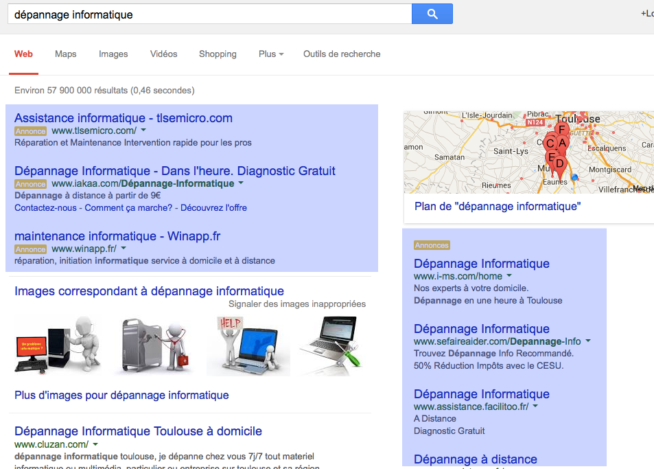 Capture d'écran d'une page de résultats de Google. Les annonces Google Adwords sont placées en haut et à droite (cadres bleus)